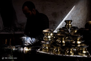 محله قدیمی میدان کاه فروشان تبریز جایی است که کارگاه‌های سماور سازی مشغول به کار هستند