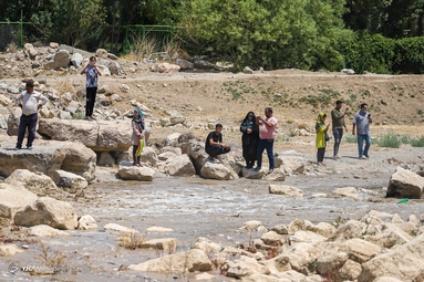 بازگشایی سد نکو آباد مبارکه، باعث جاری شدن آب در زاینده رود شد - پل خواجو