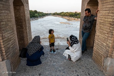 بازگشایی سد نکو آباد مبارکه، باعث جاری شدن آب در زاینده رود شد