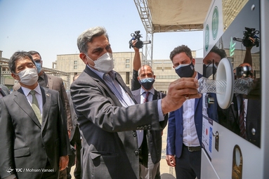 مراسم رونمایی از دستگاه «R V M» یا دریافت خودکار پسماند