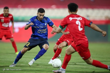 دیدار تیم‌های فوتبال پرسپولیس و استقلال در نود و ششمین بازی شهرآورد پایتخت، در مرحله یک چهارم نهایی جام حذفی