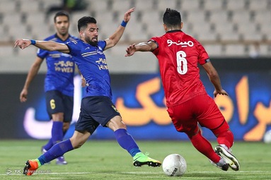 دیدار تیم‌های فوتبال پرسپولیس و استقلال در نود و ششمین بازی شهرآورد پایتخت، در مرحله یک چهارم نهایی جام حذفی
