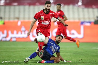 دیدار تیم‌های فوتبال پرسپولیس و استقلال در نود و ششمین بازی شهرآورد پایتخت، در مرحله یک چهارم نهایی جام حذفی