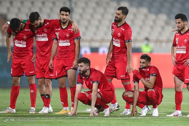 دیدار تیم‌های فوتبال پرسپولیس و استقلال در نود و ششمین بازی شهرآورد پایتخت، در مرحله یک چهارم نهایی جام حذفی