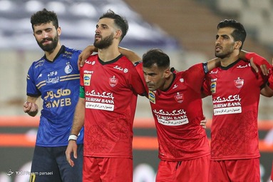 دیدار تیم‌های فوتبال پرسپولیس و استقلال در نود و ششمین بازی شهرآورد پایتخت، در مرحله یک چهارم نهایی جام حذفی