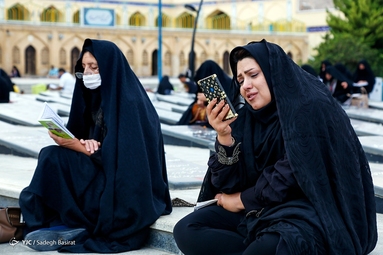 قرائت دعای پرفیض عرفه - امامزاده شاهرضا(ع) اصفهان