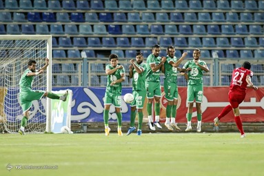 در چارچوب هفته بیست و هفتم مسابقات لیگ برتر، تیم‌های فوتبال پرسپولیس تهران و ماشین سازی تبریز مقابل یکدیگر قرار گرفتند