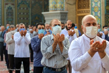 اقامه نماز عید قربان - حرم مطهر حضرت فاطمه معصومه (س)