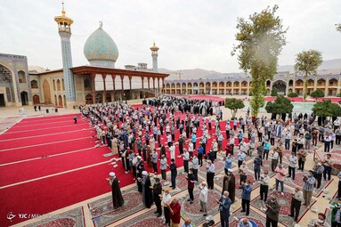 اقامه نماز عید قربان - حرم مطهر حضرت شاهچراغ (ع)