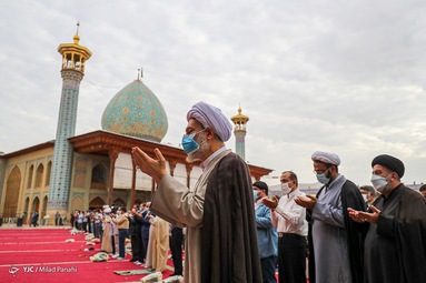 اقامه نماز عید قربان - حرم مطهر حضرت شاهچراغ (ع)