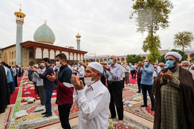 اقامه نماز عید قربان - حرم مطهر حضرت شاهچراغ (ع)
