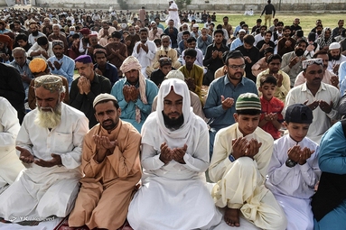 اقامه نماز عید قربان در سراسر جهان
