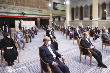 آخرین دیدار رئیس‌جمهور و هیئت دولت دوازدهم با رهبر معظم انقلاب
