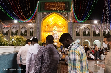 حال و هوای حرم امام رضا(ع) در شب عید غدیر