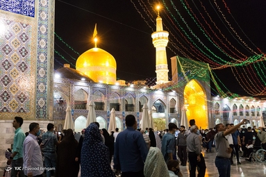 حال و هوای حرم امام رضا(ع) در شب عید غدیر