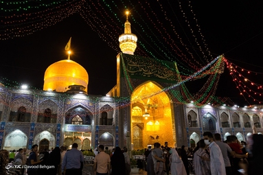حال و هوای حرم امام رضا(ع) در شب عید غدیر