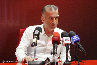 مراسم معارفه و نشست خبری فراز کمالوند، سرمربی جدید تراکتورسازی تبریز