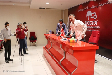 مراسم معارفه و نشست خبری فراز کمالوند، سرمربی جدید تراکتورسازی تبریز