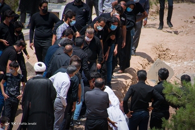 جدال قبر و طبیعت در کرمان