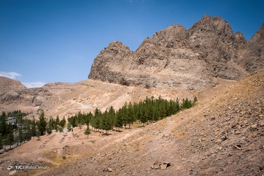 جدال قبر و طبیعت در کرمان