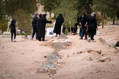 جدال قبر و طبیعت در کرمان