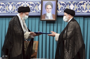 مراسم تنفیذ حکم سیزدهمین دوره ریاست جمهوری اسلامی ایران‌