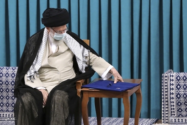 مراسم تنفیذ حکم سیزدهمین دوره ریاست جمهوری اسلامی ایران‌