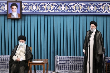 مراسم تنفیذ حکم سیزدهمین دوره ریاست جمهوری اسلامی ایران‌