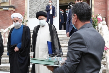 تحویل دفتر کار رییس جمهور اسلامی ایران