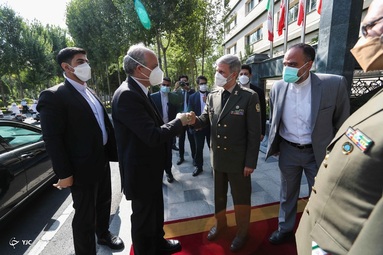 دیدار وزیر دفاع با معاون رییس جمهور ونزوئلا