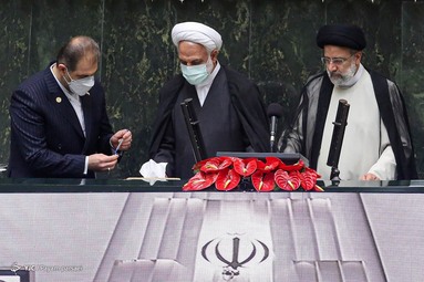 مراسم تحلیف سیزدهمین دوره ریاست جمهوری اسلامی ایران در محل مجلس شورای اسلامی