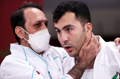 وزن ۷۵+ کیلو گرم سجاد گنج زاده نماینده کاراته کشورمان توانست با نتیجه ۶ بر صفر حریف آمریکایی خود را شکست دهد و صعود خود را به مرحله نیمه نهایی قطعی کند.