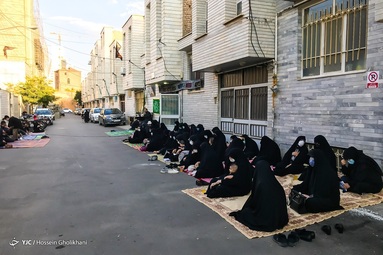 مراسم عزاداری با طرح «هر کوچه شهید، یک حسینیه» در مقابل منزل شهیدرجبعلی قربانی و علی اکبر قاسم زاده - قزوین