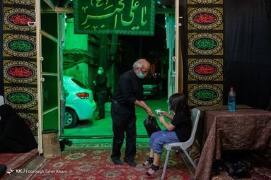 تکیه نفر آباد، اولین تکیه طهران واقع در شهر ری در زمان حکومت صفویه ساخته شد.
