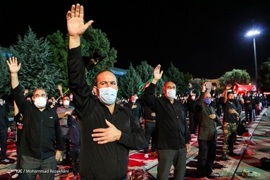 عزاداری شب هفتم محرم در هیئت رزمندگان اسلام زنجان