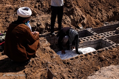 در موج پنجم کرونا در ایران آمار مبتلایان روزانه از ۳۶ هزار نفر و کشته شدگان از 600 نفر گذشت