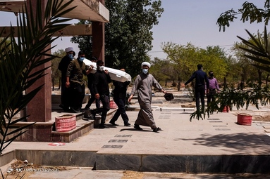 در موج پنجم کرونا در ایران آمار مبتلایان روزانه از ۳۶ هزار نفر و کشته شدگان از 600 نفر گذشت