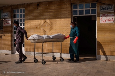 در موج پنجم کرونا در ایران آمار مبتلایان روزانه از ۳۶ هزار نفر و کشته شدگان از 600 نفر گذشت