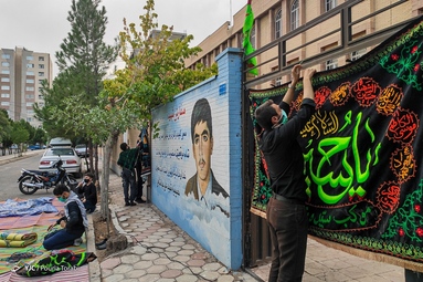 احیای یک سنت قدیمی عزاداری امام حسین (ع) در مقابل منزل شهدا با عنوان «هر کوچه شهید، یک حسینیه» - قزوین