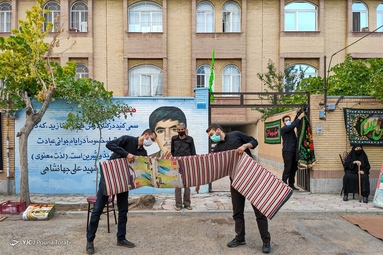 احیای یک سنت قدیمی عزاداری امام حسین (ع) در مقابل منزل شهدا با عنوان «هر کوچه شهید، یک حسینیه» - قزوین