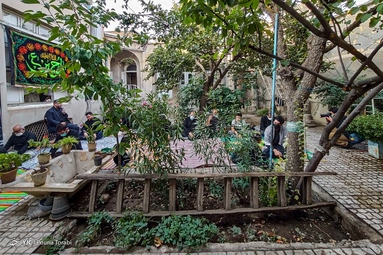احیای یک سنت قدیمی عزاداری امام حسین (ع) در مقابل منزل شهدا با عنوان «هر کوچه شهید، یک حسینیه» - قزوین