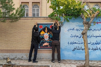 احیای یک سنت قدیمی عزاداری امام حسین (ع) در مقابل منزل شهدا با عنوان «هر کوچه شهید، یک حسینیه» - قزوین