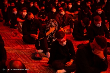 مراسم عزاداری شب هشتم محرم درحسینیه امام خمینی (ره) - همدان