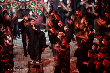 مراسم عزاداری شب هشتم محرم درحسینیه امام خمینی (ره) - همدان