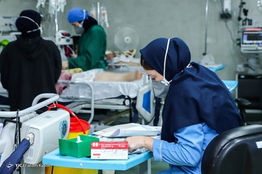 کادر درمان بیمارستان گرگان در مقابل با موج پنجم همه گیری کرونا