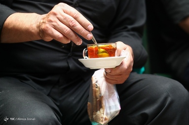 عزاداری قدیمی و سنتی خانه سیدها در ظهر روز عاشورا - محله قیام