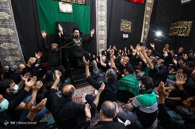 عزاداری قدیمی و سنتی خانه سیدها در ظهر روز عاشورا - محله قیام