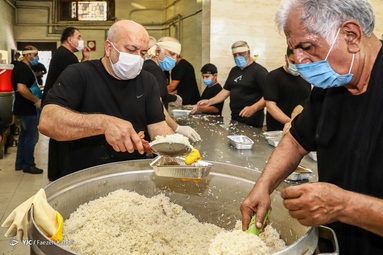 پخت و توزیع ۳ هزار پرس غذا توسط خادمین موکب علی بن موسی الرضا (ع) گلستان در عاشورای حسینی - گرگان