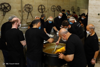 پخت و توزیع ۳ هزار پرس غذا توسط خادمین موکب علی بن موسی الرضا (ع) گلستان در عاشورای حسینی - گرگان