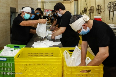 پخت و توزیع ۳ هزار پرس غذا توسط خادمین موکب علی بن موسی الرضا (ع) گلستان در عاشورای حسینی - گرگان